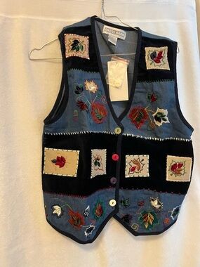 Vintage Dress Barn Embroidered Patchwork Vest
